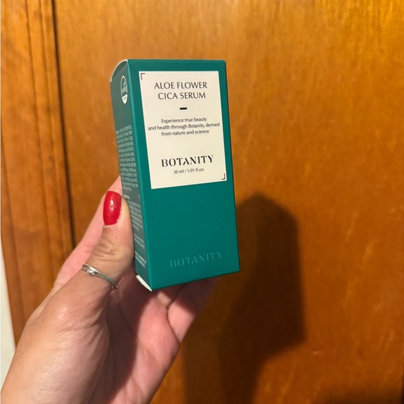 Botanity Aloe Flower Cica Serum - Picture 2 of 4